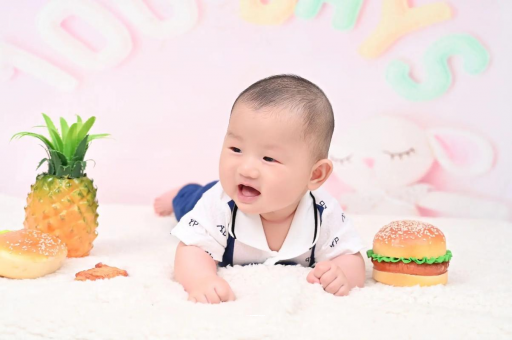 太康宝宝在妈妈肚子里